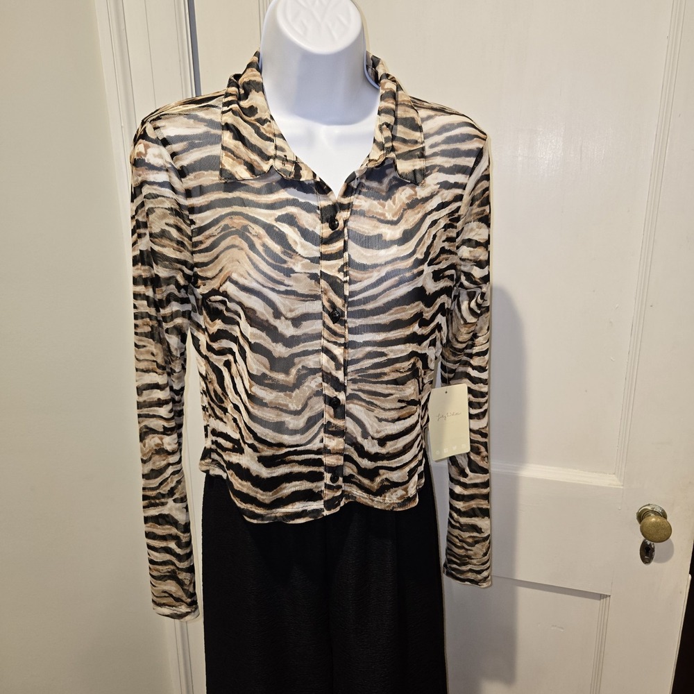 NWT Lily White Tiger Print Sheer Cropped Top Long‎ Sleeve M